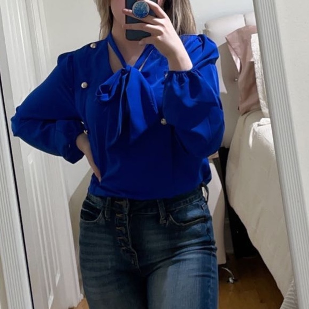 Solid neck tie blouse - Picture 4 of 5